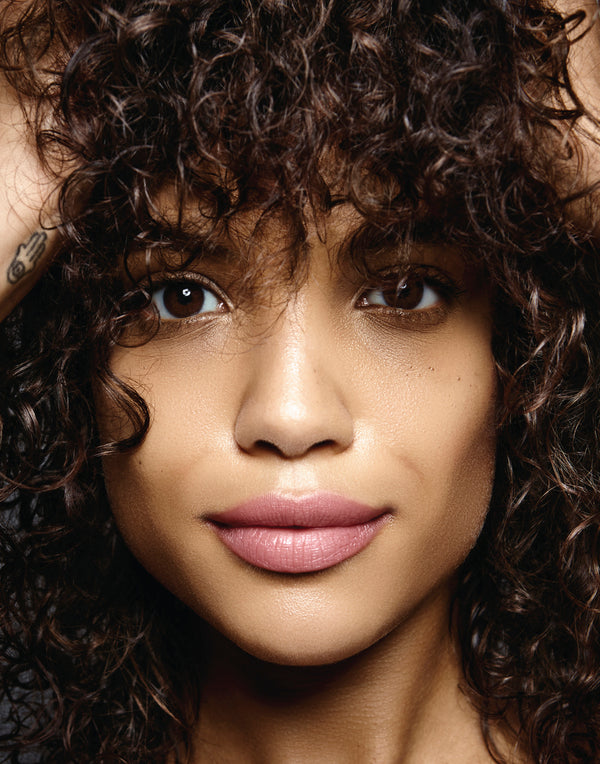 How to care for curly hair in the winter